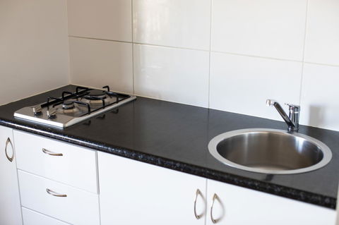 Shark Bay Seafront Apartments - Accommodation Nelson Bay 15