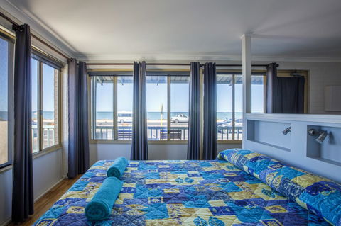 Shark Bay Seafront Apartments - Accommodation Nelson Bay 35