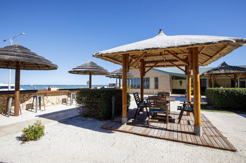 Shark Bay Seafront Apartments - Accommodation Nelson Bay 21
