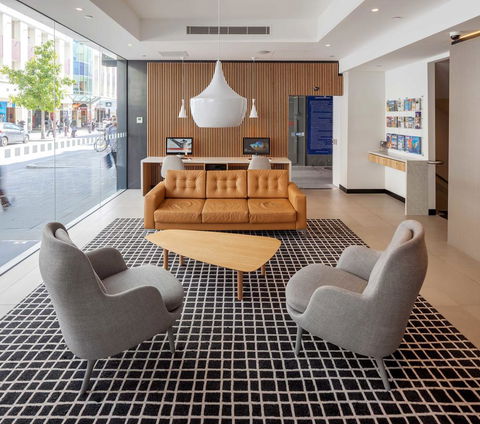 Holiday Inn Perth City Centre, An IHG Hotel - Accommodation Nelson Bay 4
