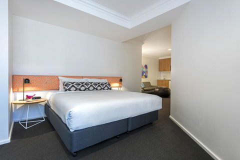 Oaks Perth Hotel - Accommodation Nelson Bay 2
