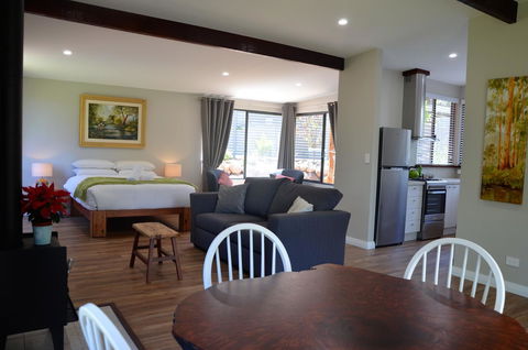 The Floating Forest - Accommodation Nelson Bay 13