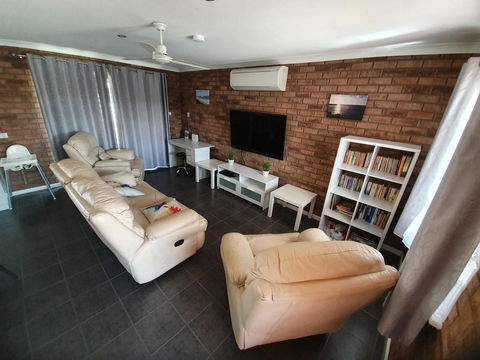 Ocean Beach Chalet 18 - Accommodation Nelson Bay 4