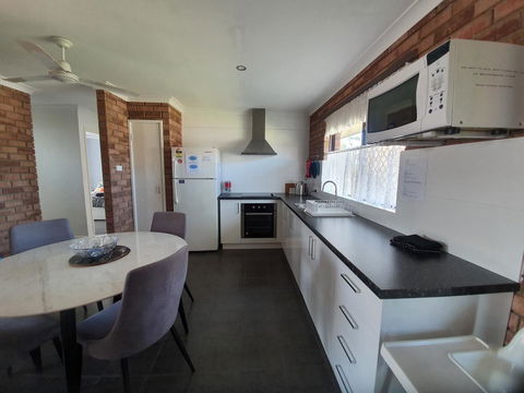 Ocean Beach Chalet 18 - Accommodation Nelson Bay 2