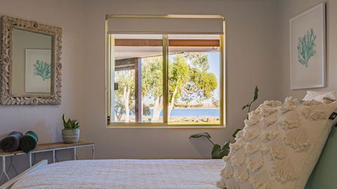 Starboard Views Kalbarri - River Front Apartment - Accommodation Nelson Bay 5