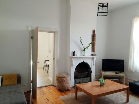 Captain\'s Heritage Cottage - Central Fremantle 2 Bedroom Historic Cottage - Accommodation Nelson Bay 10