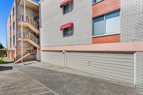 Laman Lodge, Unit 2, 15 Laman Street - Accommodation Nelson Bay 14