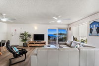 Laman Lodge Unit 2 15 Laman Street