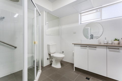 Laman Lodge, Unit 2, 15 Laman Street - Accommodation Nelson Bay 11