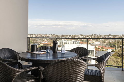 Ramada By Wyndham VetroBlu Scarborough Beach - Accommodation Nelson Bay 9