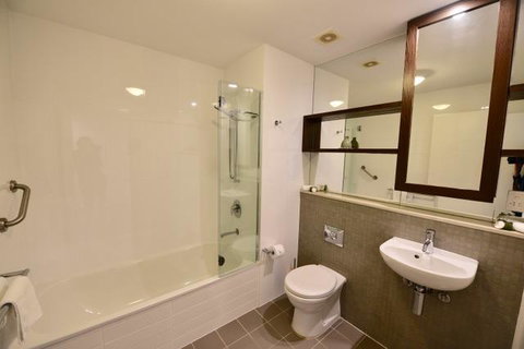 East On Byron - Accommodation Nelson Bay 6