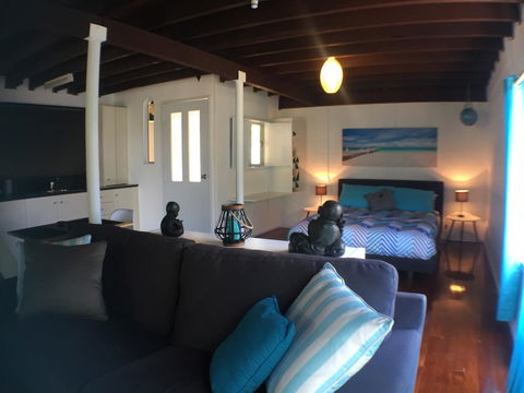 High Tide At Emerald - Accommodation Nelson Bay 0