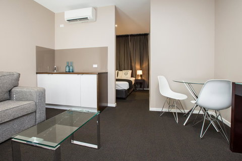 Crossroads Hotel - Nelsons Bay Accommodation 38