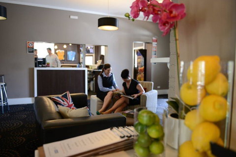 Crossroads Hotel - Nelsons Bay Accommodation 36