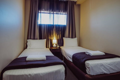 Crossroads Hotel - Nelsons Bay Accommodation 8