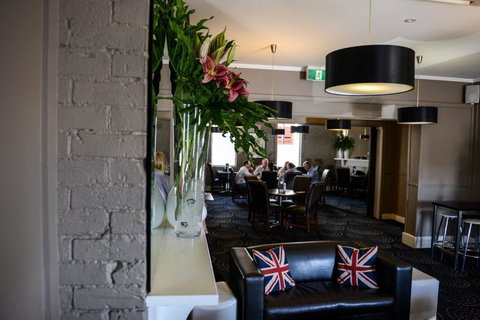 Crossroads Hotel - Nelsons Bay Accommodation 37