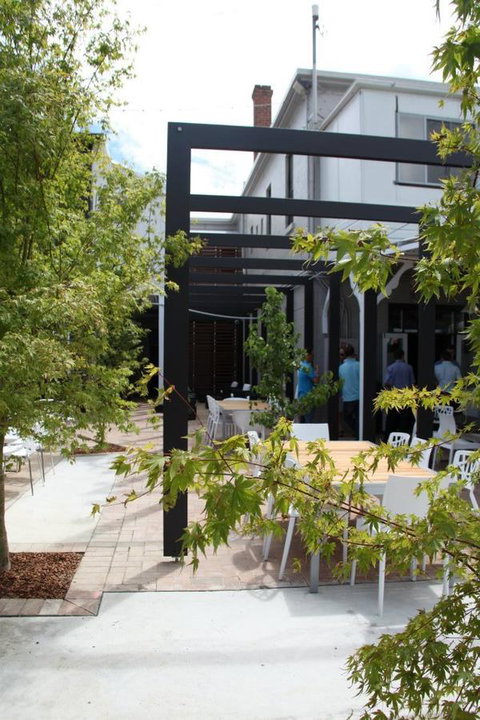 Crossroads Hotel - Nelsons Bay Accommodation 0
