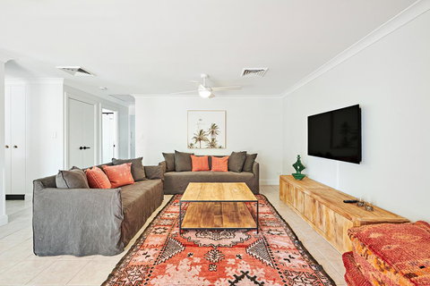 The Lord Byron - Accommodation Nelson Bay 28