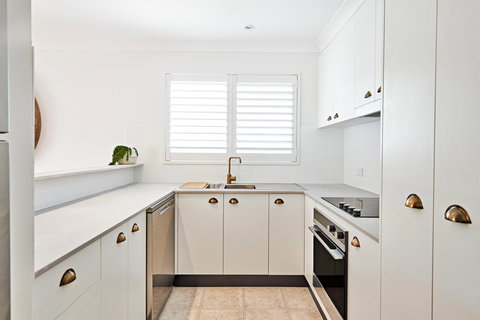 The Lord Byron - Accommodation Nelson Bay 15