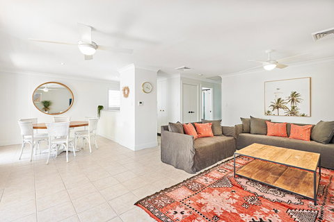 The Lord Byron - Accommodation Nelson Bay 12