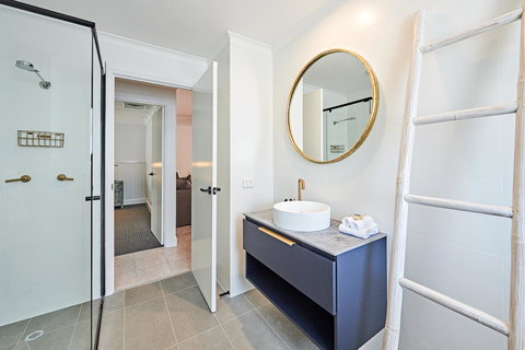 The Lord Byron - Accommodation Nelson Bay 17