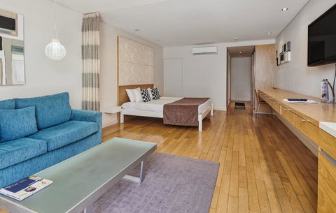 Waves Byron Bay - Accommodation Nelson Bay 39