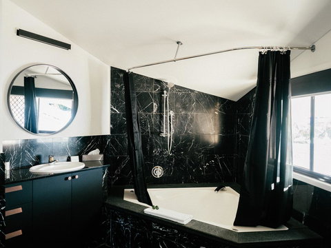 Waves Byron Bay - Accommodation Nelson Bay 22