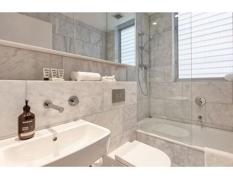 Oceanside Elegance At Superb Home Steps From Sand - Accommodation Nelson Bay 3