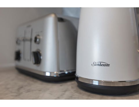 Oceanside Elegance At Superb Home Steps From Sand - Accommodation Nelson Bay 15