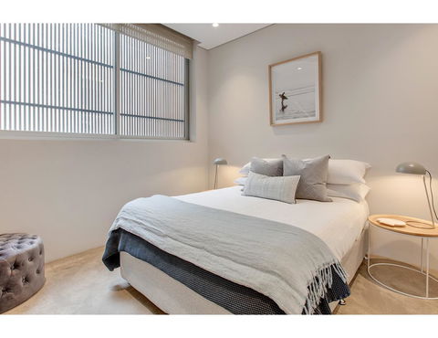 Oceanside Elegance At Superb Home Steps From Sand - Accommodation Nelson Bay 9