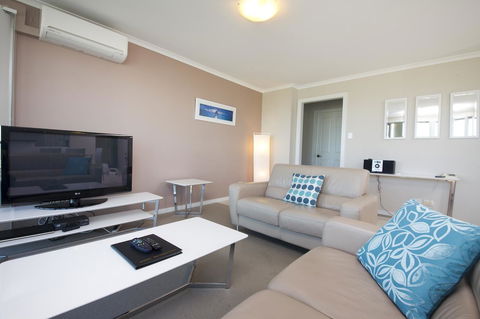 Sails Apartments - Accommodation Nelson Bay 6