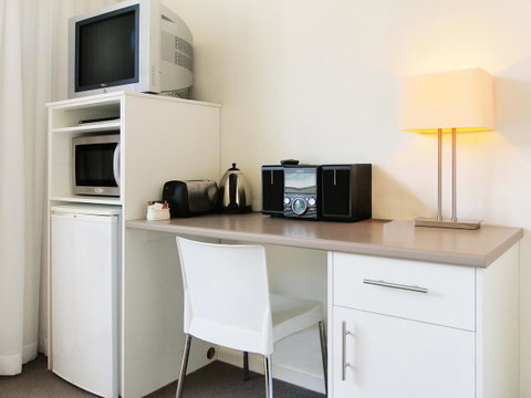 Oaks Nelson Bay Lure Suites - Accommodation Nelson Bay 12