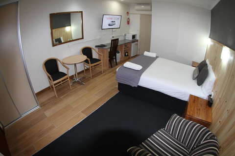 Sleepy Hill Motor Inn - Accommodation Nelson Bay 1