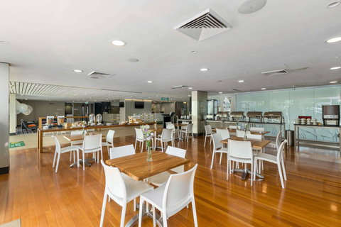 Quality Suites Pioneer Sands - Accommodation Nelson Bay 7