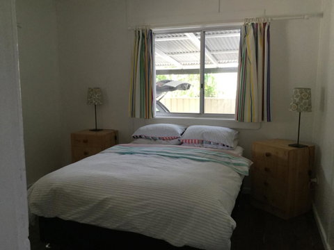 Hat Head Beach Cottage 1 - Nelsons Bay Accommodation 6