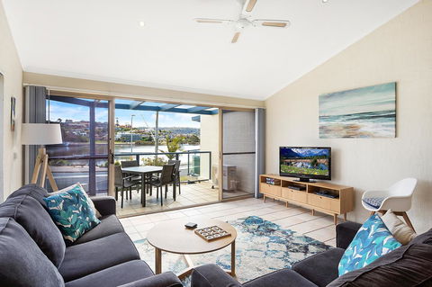 Sails Luxury Apartments Merimbula - Accommodation Nelson Bay 25