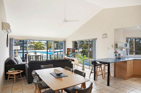 Sails Luxury Apartments Merimbula - Accommodation Nelson Bay 39