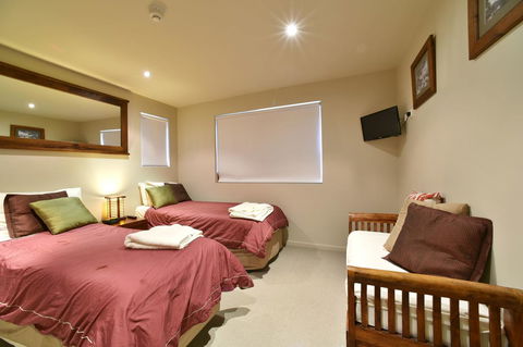 Snowstream 4 - Accommodation Nelson Bay 3