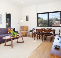Stylish Apartment With Garage Near Bondi Beach - Accommodation Nelson Bay