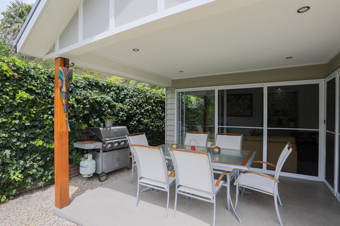 Armidale Cottage - House 2 - Nelsons Bay Accommodation 6