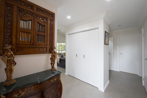 Armidale Cottage - House 2 - Nelsons Bay Accommodation 10