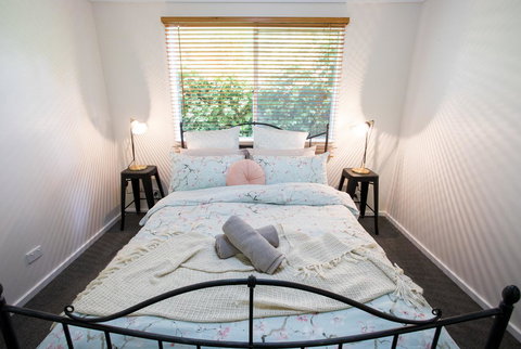 Armidale Cottage - House 2 - Nelsons Bay Accommodation 25