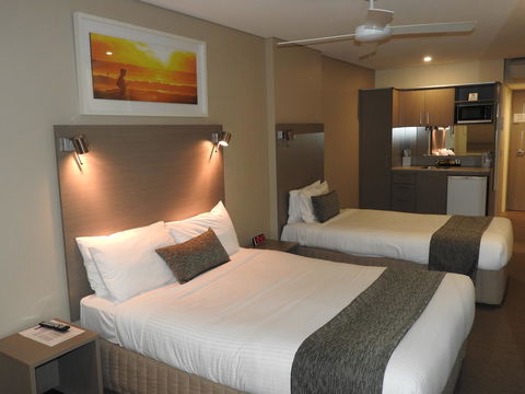 Manly Paradise Motel & Apartments - Accommodation Nelson Bay 1
