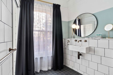 Hotel Harry, Ascend Hotel Collection - Accommodation Nelson Bay 35