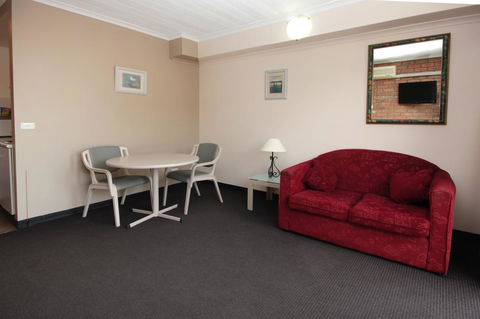 Sapphire Waters Motor Inn - Accommodation Nelson Bay 13