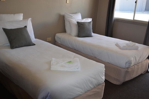 Commercial Hotel Motel Lithgow - Accommodation Nelson Bay 6