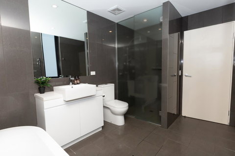 Brand New Executive Apartment - Nelsons Bay Accommodation 11