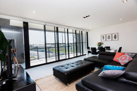 Brand New Executive Apartment - Nelsons Bay Accommodation 21