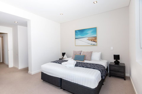 Brand New Executive Apartment - Nelsons Bay Accommodation 9