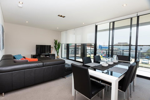 Brand New Executive Apartment - Nelsons Bay Accommodation 3
